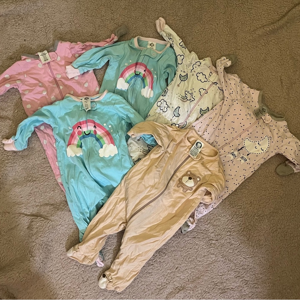 Gerber Baby Sleepers All Size Newborn or 0-3 months Lot of 6